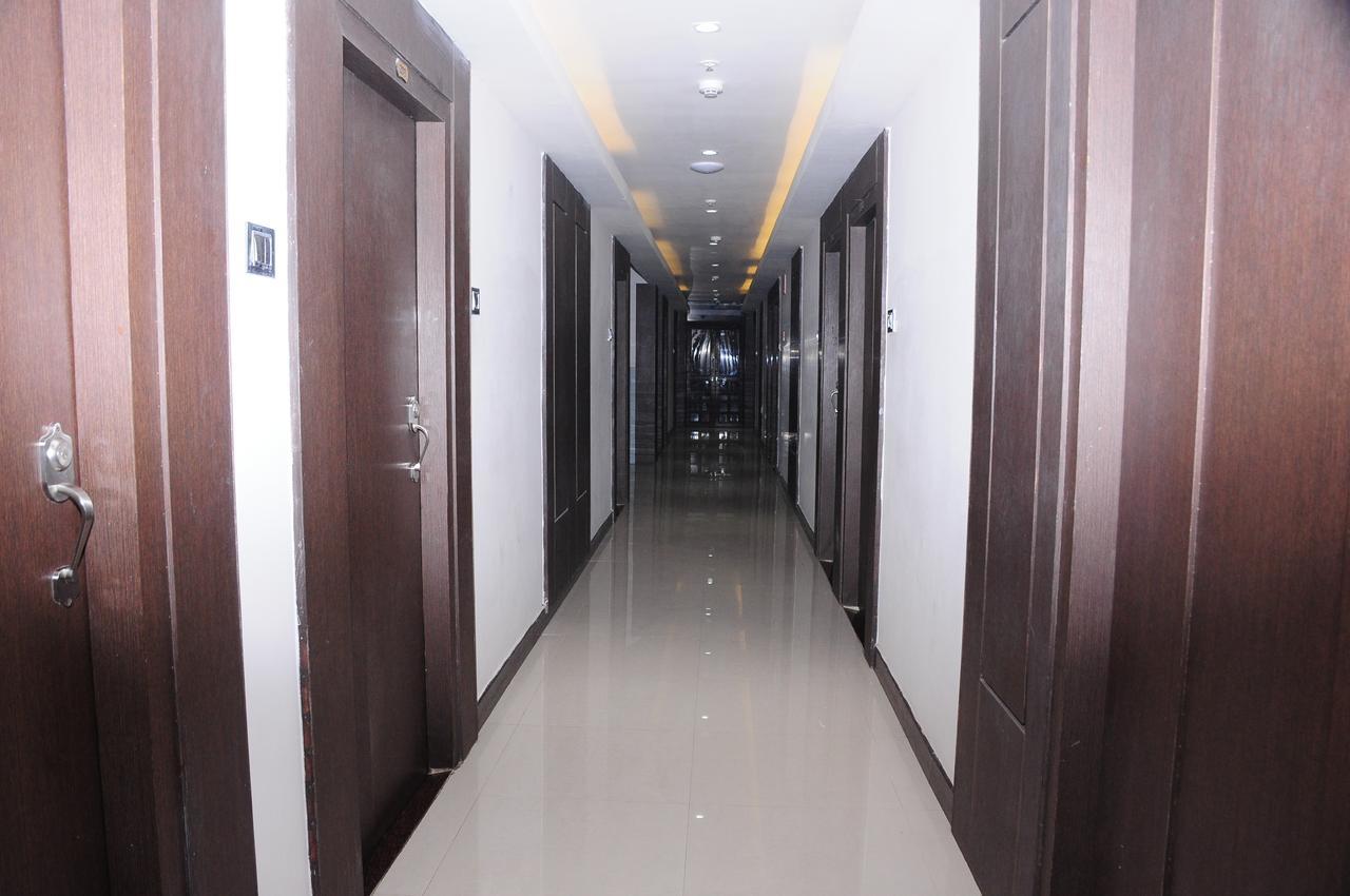 Hotel Surya Rājahmundry Exterior photo