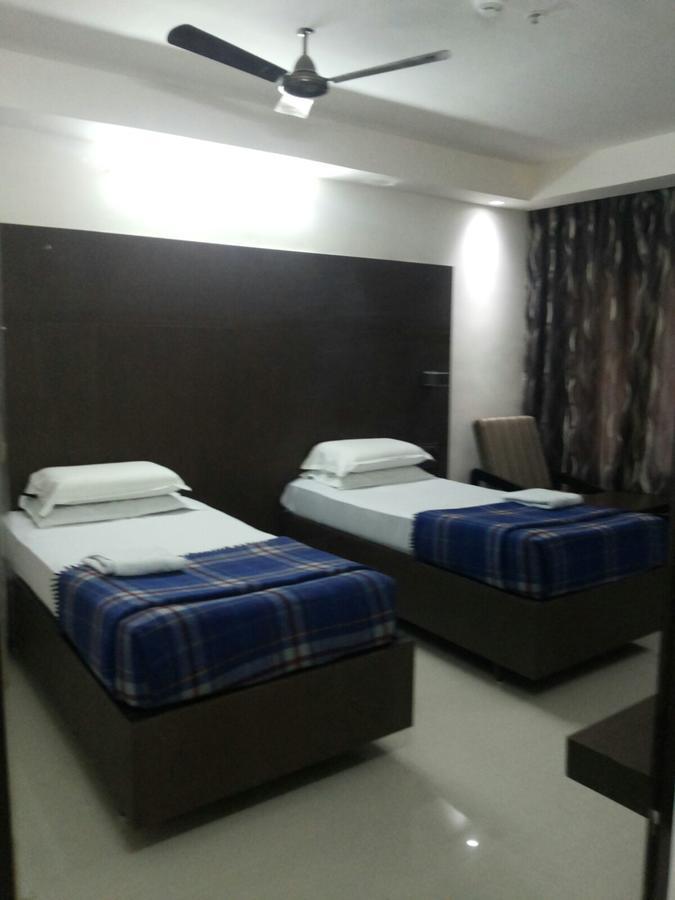 Hotel Surya Rājahmundry Exterior photo