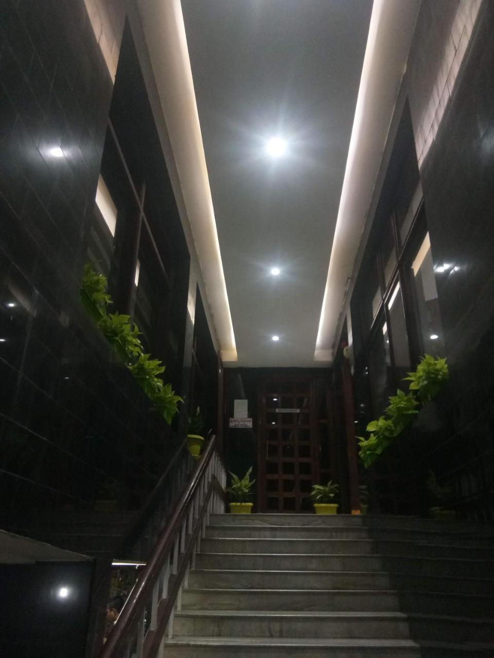 Hotel Surya Rājahmundry Exterior photo